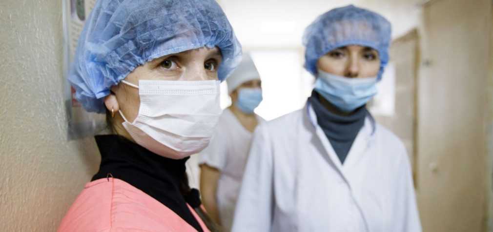 Зарплати медиків в Україні підвищили з 1 січня: кому саме і на скільки