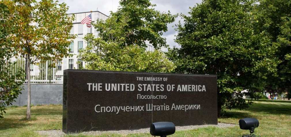 У США заперечили організацію евакуації з України, але нагадали про комерційні рейси