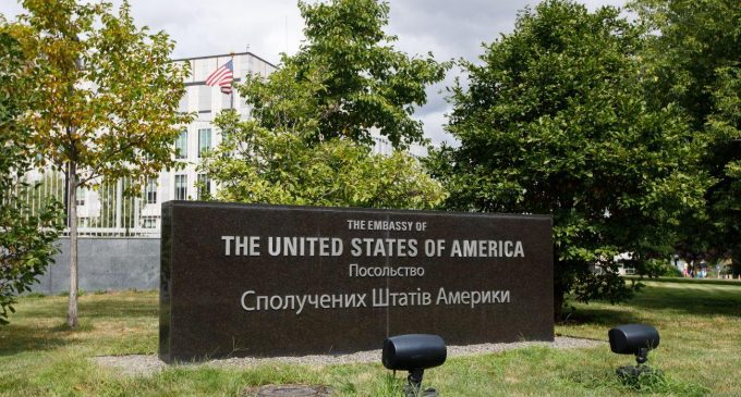 Посольство США в Україні закликало не піддаватися на дезінформацію і фейки РФ
