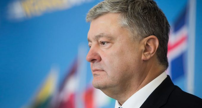 Порошенко повернувся в Україну