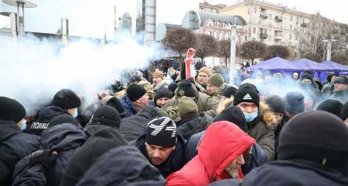 Бійка під Печерським судом: постраждали дві особи, затриманих немає