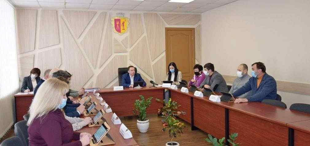 Водопостачання та дитяче харчування: у Кам’янському відбулося засідання виконавчого комітету міської ради