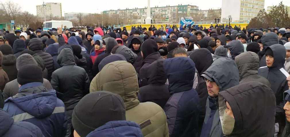 Масові затримання, сутички та штурм адмінбудівлі. Протести в Казахстані тривають: подробиці
