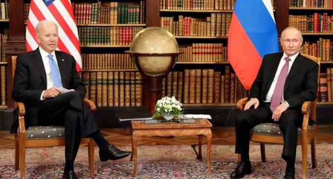 США аналізують можливість відключення Росії від SWIFT, – Reuters