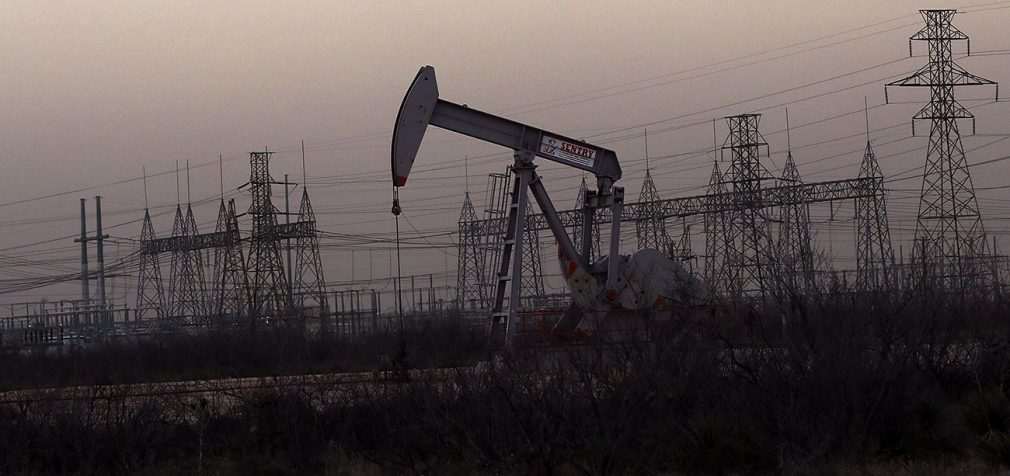 Члени ОПЕК+ домовилися збільшити видобуток нафти в лютому