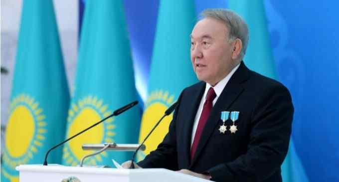 У Назарбаєва спростували втечу з Казахстану, він знаходиться в столиці