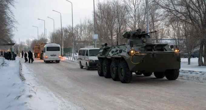 Місія ОДКБ в Казахстані: “миротворці” мають право застосовувати зброю