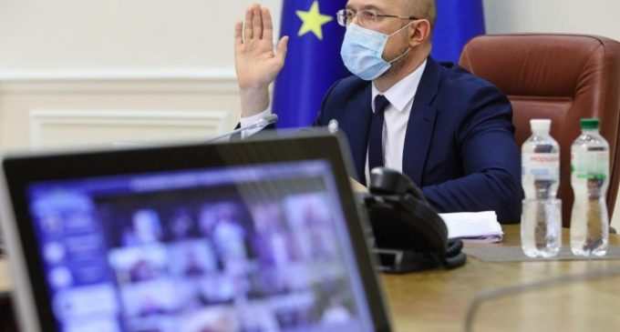 “Ковідну тисячу” отримають українці від 14 років, перелік товарів та послуг розширений