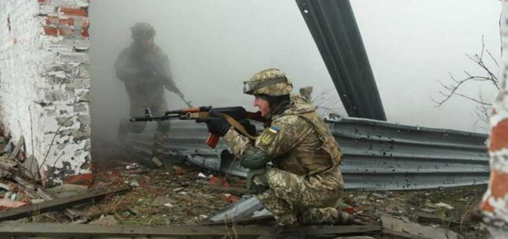В результаті обстрілу Старогнатівки на Донбасі важко поранений військовослужбовець ЗСУ