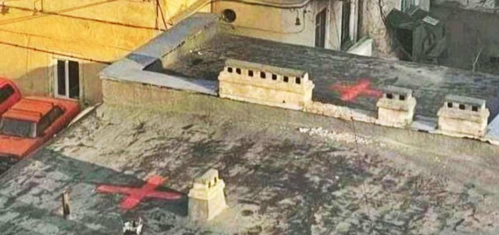 Мешканців багатоповерхівок закликають терміново перевірити дахи на наявність міток
