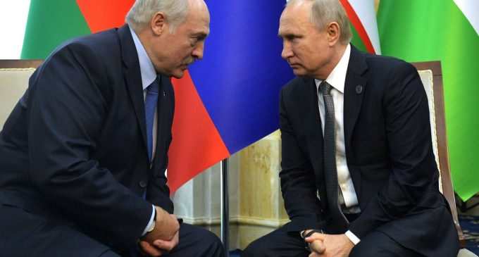 Путін готовий провести переговори з Україною в Мінську. Лукашенко погодився