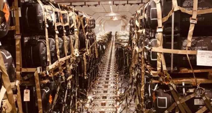 Україна отримала від США нові партії військової допомоги з “Джавелінами”