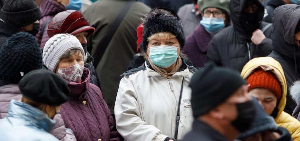 В Україні виявили ще понад 20 тисяч випадків COVID