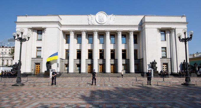 В Україні введено надзвичайний стан: повний список обмежень