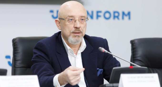 Українцям видадуть зброю через напад Росії: як її отримати