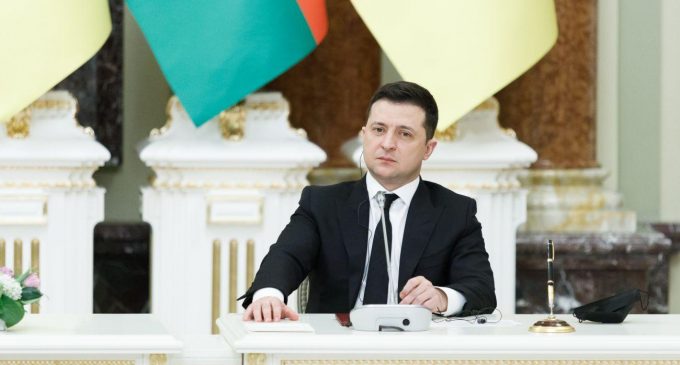 Зеленський звернувся до Путіна: давайте сідати за стіл переговорів