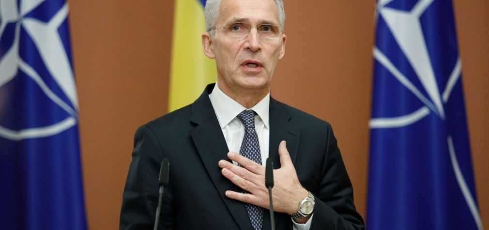 Порушить суверенітет України: в НАТО оцінили наслідки можливого визнання Росією “ЛДНР”