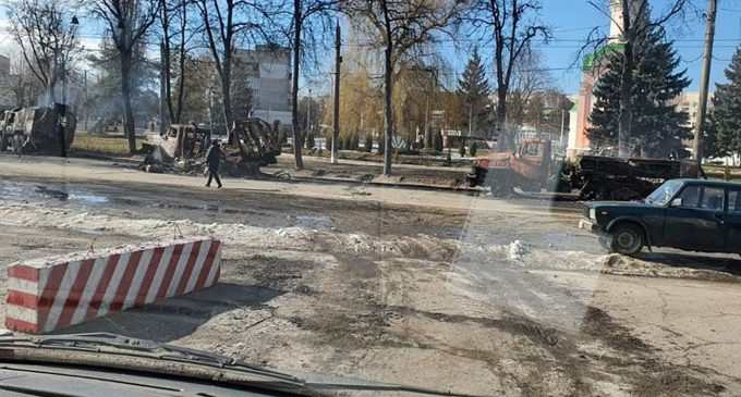 Під Сумами російські танки розстріляли автобус з цивільними, – ОДА
