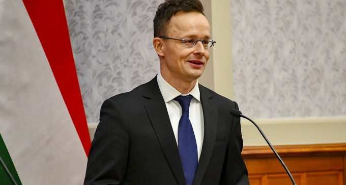 Угорщина пропонує провести переговори України та Росії в Будапешті