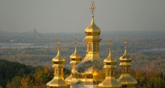 Росія визнала “ЛНР” та “ДНР”: як на це реагують церкви