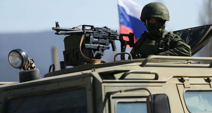 Заклики залишити Україну та переміщення посольств. Як світ реагує на загрозу нападу РФ