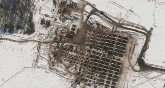 РФ продовжує стягувати війська та техніку до Білорусі та в Крим: з’явились нові знімки