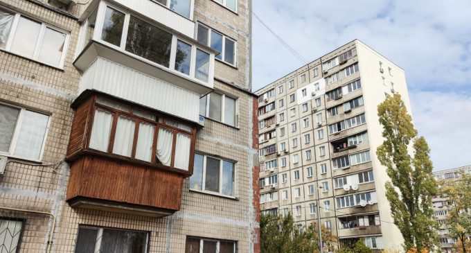 Небезпечні “хрущовки”, заборона склити балкони і валютні гойдалки: підсумки тижня на ринку нерухомості