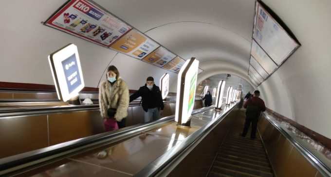 Метро Києва працюватиме по-новому: як купити квиток без касира