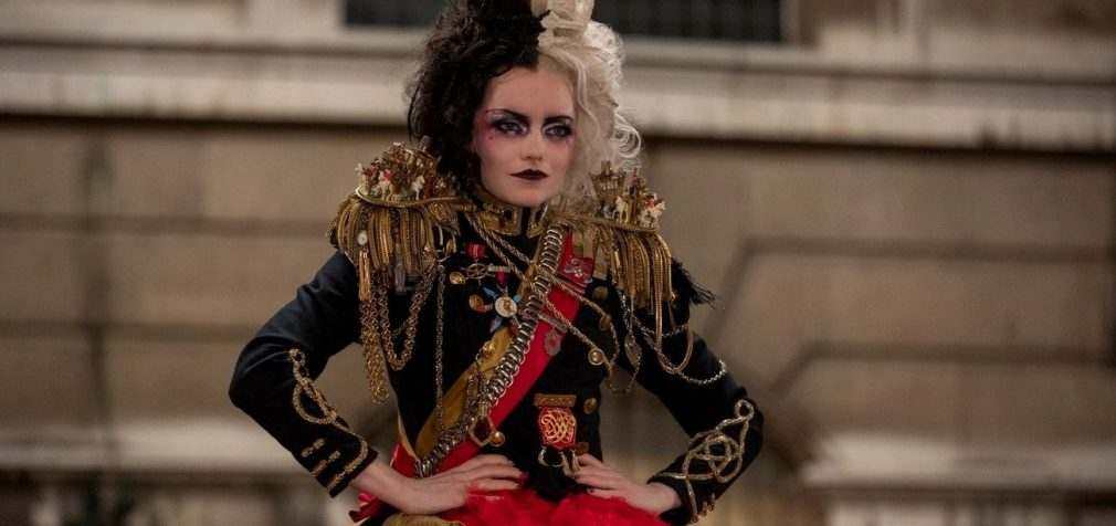 Модний бунт: як створювалися костюми для фільму “Круелла” і чому за них стрічці пророкують “Оскар”