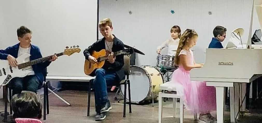 Гурт «Music line» з Кам’янського переміг у всеукраїнському фестивалі мистецтв