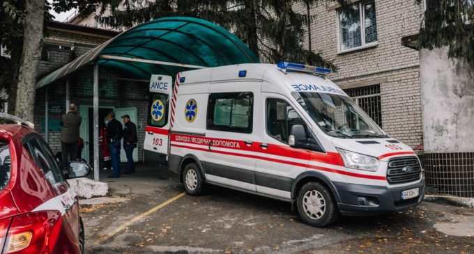 Один загиблий та шість поранених: наслідки обстрілів у Броварах