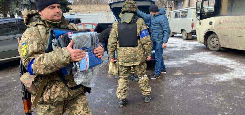 Теробороні Кам’янського передали форму та термосумки