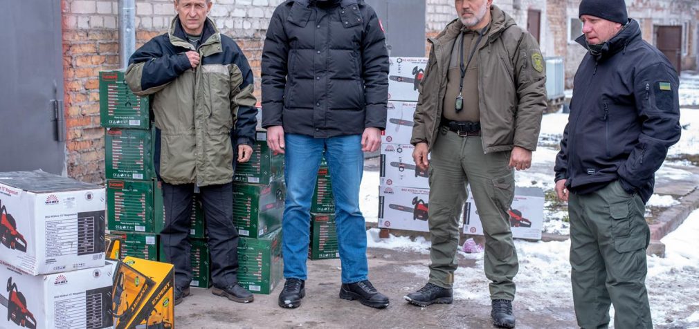 У Кам’янському теробороні передали бензопили та ПММ
