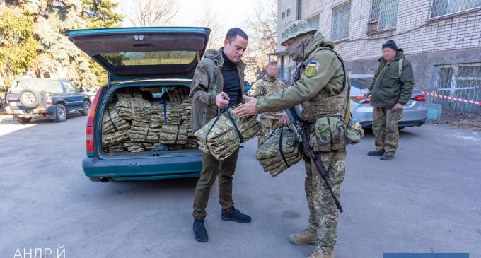 Тероборона Кам’янського отримала нову партію комплектів воєнної форми
