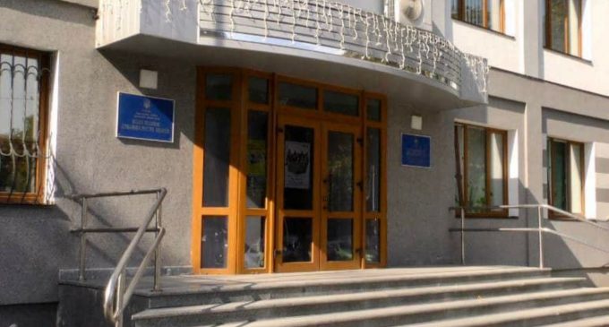 Окупанти влаштували погром у міськраді Бучі та захопили заручників