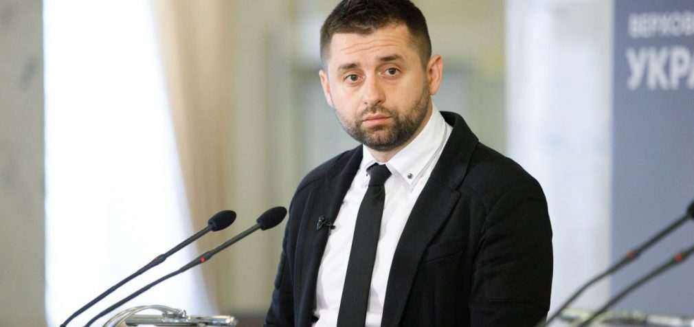 Росія передавала договір про капітуляцію, він збережеться для музею перемоги, – Арахамія