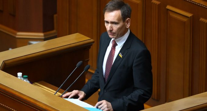 Веніславський: курс на НАТО не можна вилучити з Конституції під час воєнного стану