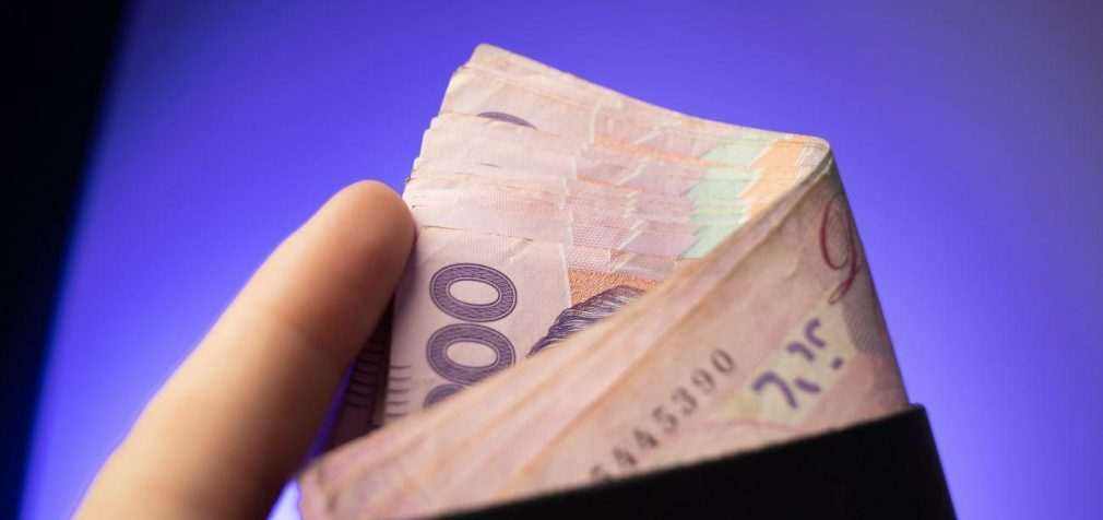Допомога переселенцям в Україні: як отримати 6500 гривень (інструкція)