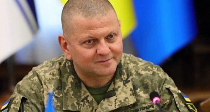 Ввести в оману. Російські колони можуть йти під українським прапором, – Залужний