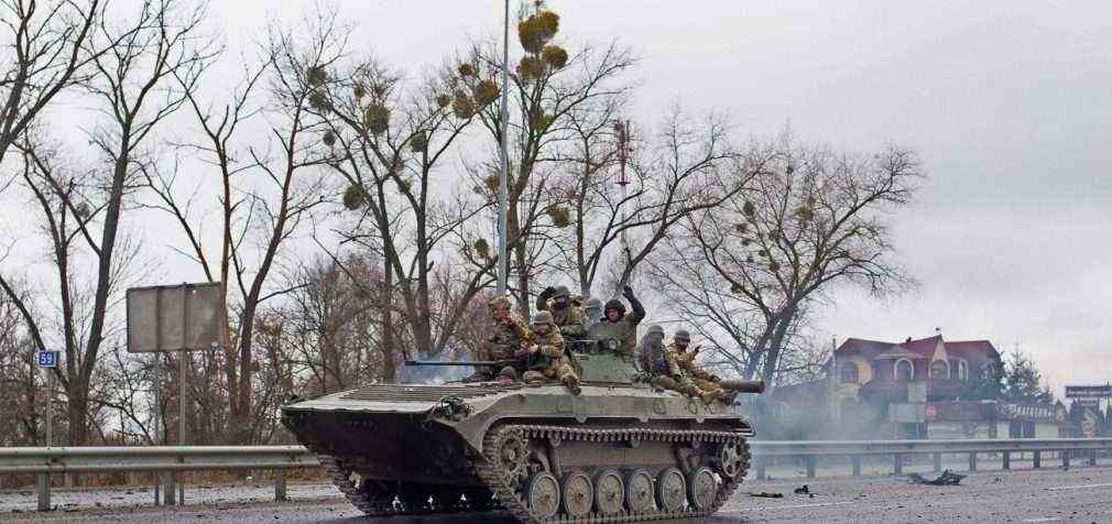 ЗСУ б’ють ворога, нова комендантська година в Запоріжжі і подробиці удару до Делятину: головне за день
