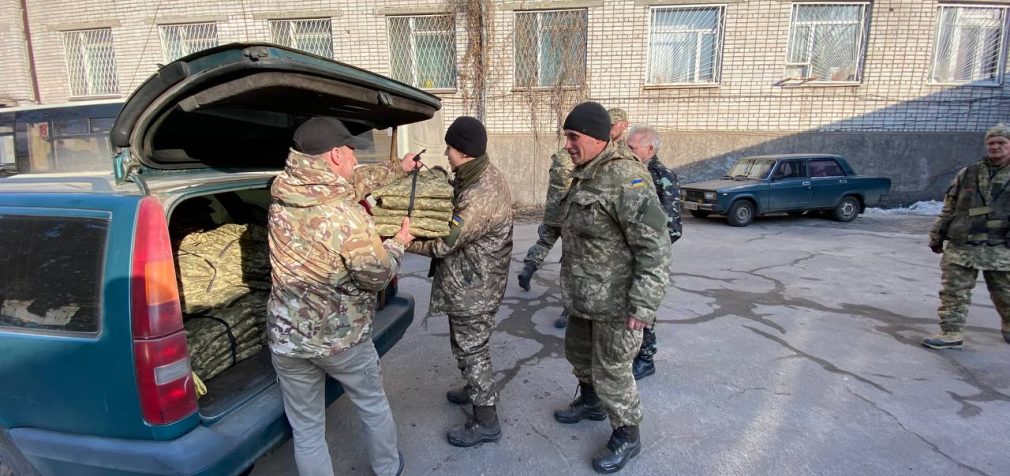 Бійцям тероборони Кам’янського передали амуніцію
