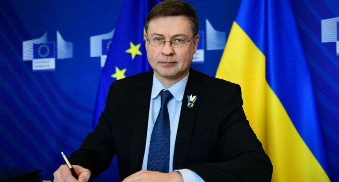 ЄС підписав меморандум про виділення 1,2 млрд євро макрофіну для України