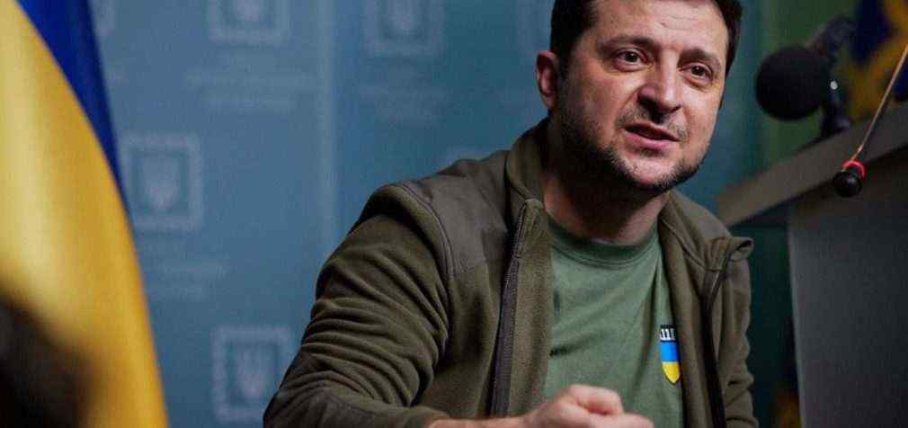 Зеленський заявив, що його родина залишається в Україні