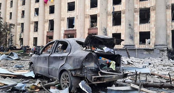 Харків зазнав нового ракетного удару. Снаряди влучили в лікарню