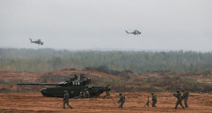 Мінус ще один. Українські військові збили російський вертоліт зі “Стінгера”