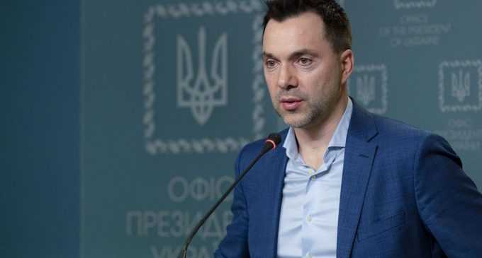 ЗСУ пошкодили фрегат російського флоту “Адмірал Ессен”, – Арестович