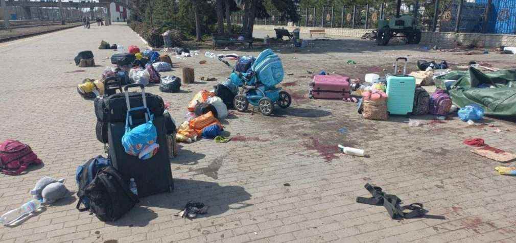 Обстріл вокзалу Краматорська: поранених відправляють до лікарень сусідніх областей
