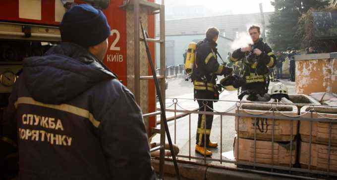 Ракетні удари по Києву: до лікарні потрапили три людини