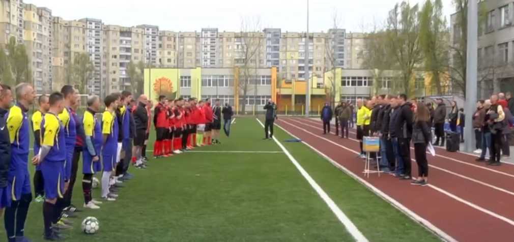 У Кам’янському пройшов благодійний футбольний матч між збірними командами Кам‘янського та Сєвєродонецька