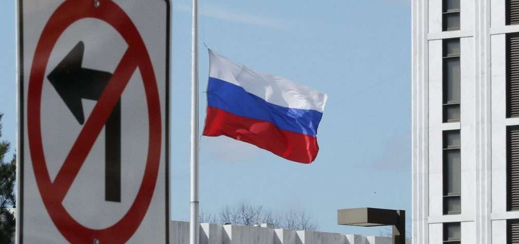 США введуть санкції проти 120 компаній Росії й Білорусі